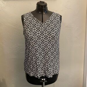 5/15🔥🔥🔥Black and White Patterned Women's Top